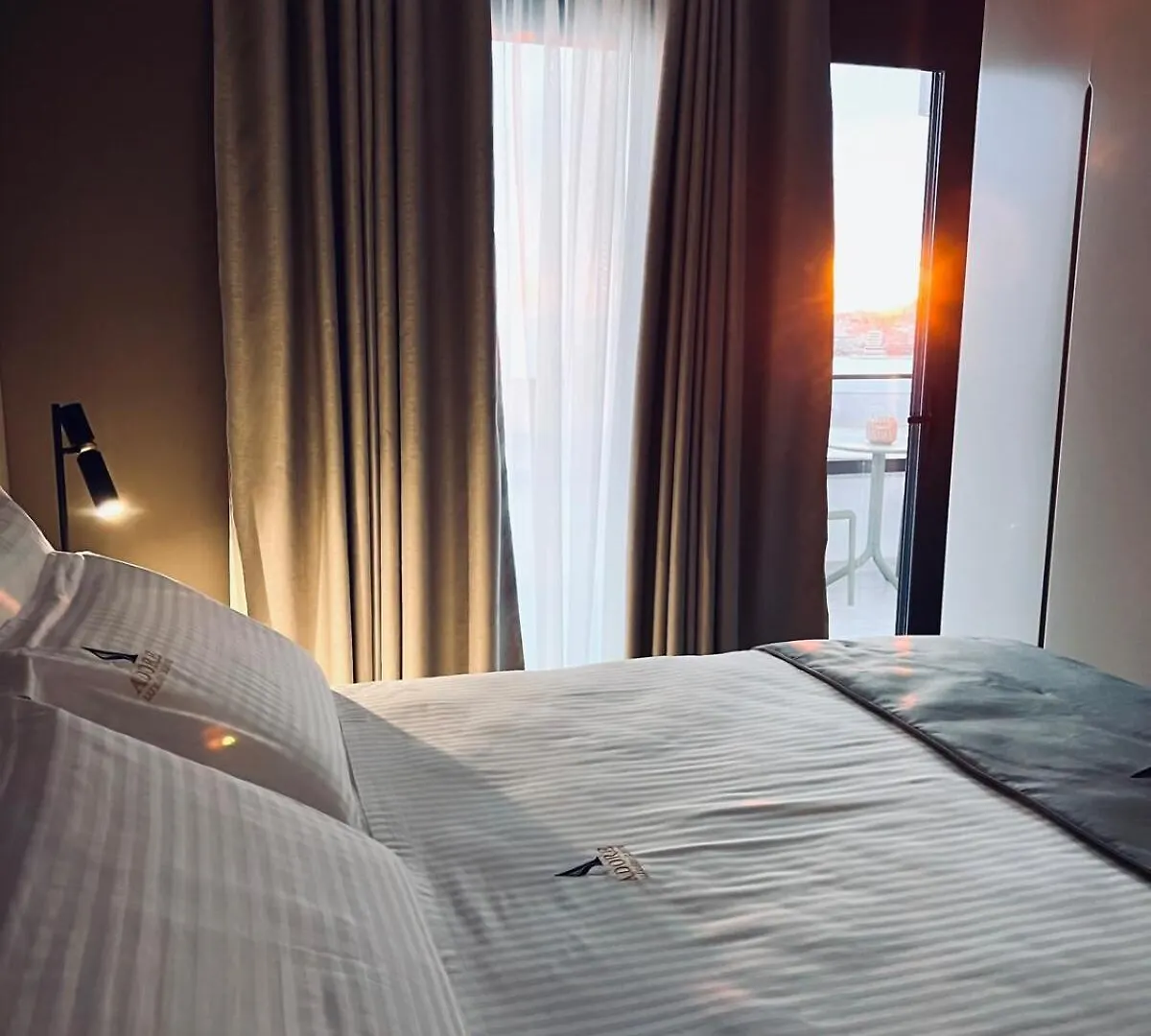 Adore Luxury Suite Sarandë 0*,